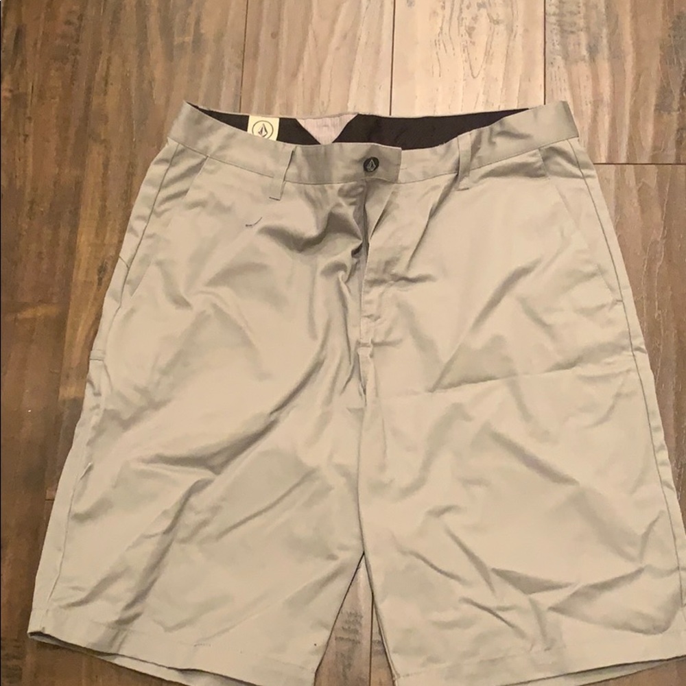 Mens flat front short